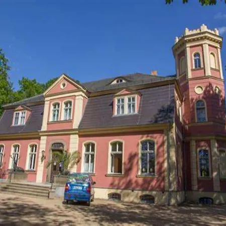 Chalet, Дом отдыха *